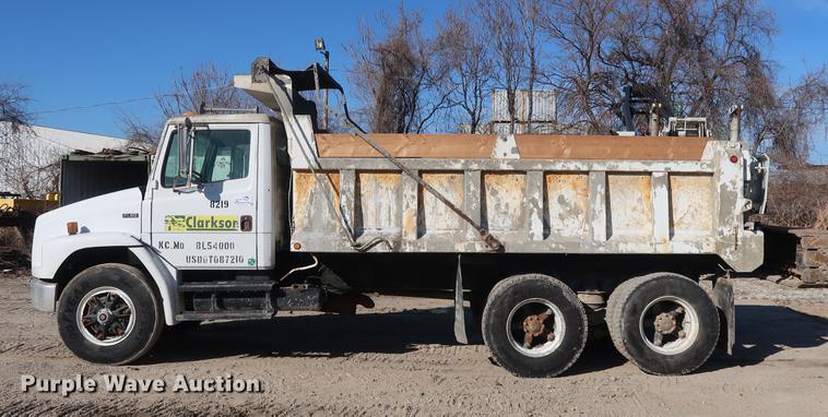 image for item DF3525 2001 Freightliner FL80 dump truck