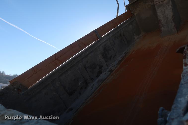 image for item DF3525 2001 Freightliner FL80 dump truck