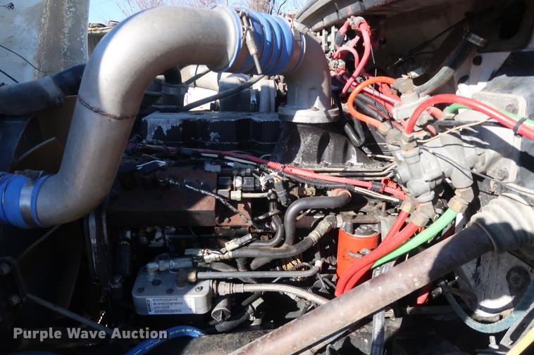 image for item DF3525 2001 Freightliner FL80 dump truck