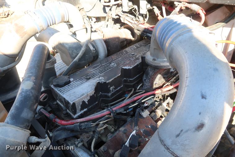 image for item DF3525 2001 Freightliner FL80 dump truck