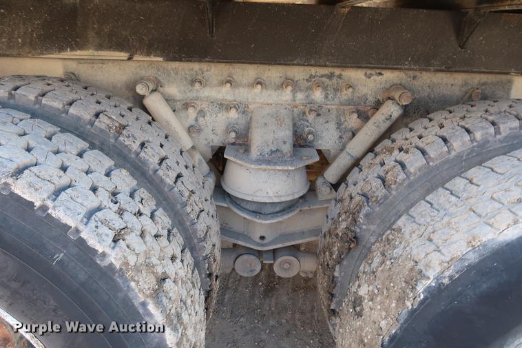 image for item DF3525 2001 Freightliner FL80 dump truck