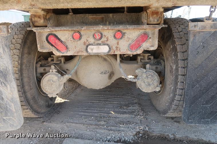 image for item DF3525 2001 Freightliner FL80 dump truck