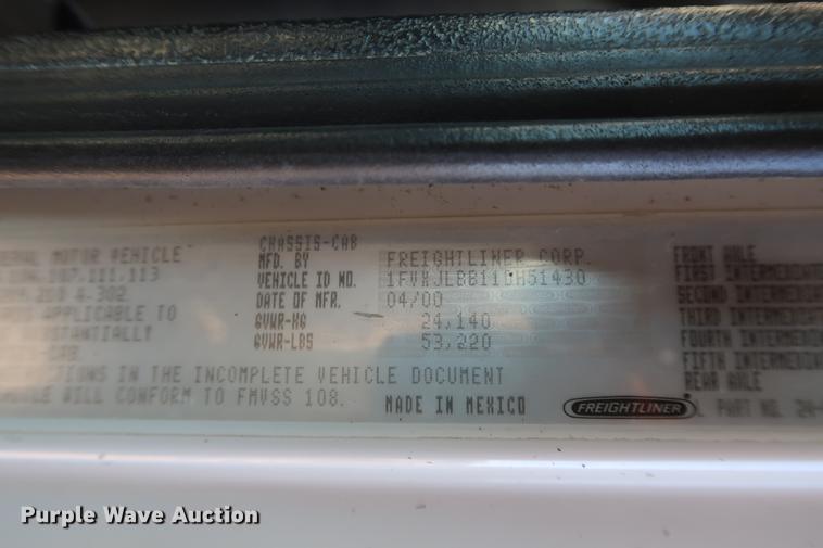 image for item DF3525 2001 Freightliner FL80 dump truck