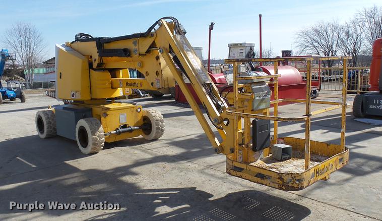 image for item DP9588 2005 Haulotte HA33JE boom lift