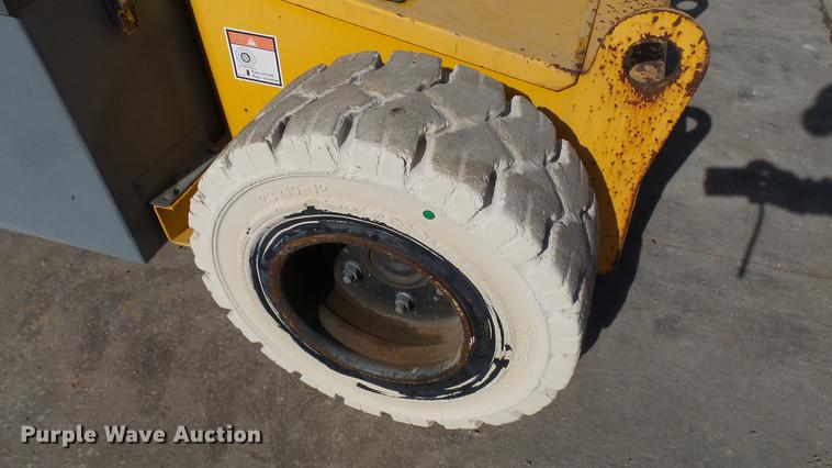 image for item DP9588 2005 Haulotte HA33JE boom lift