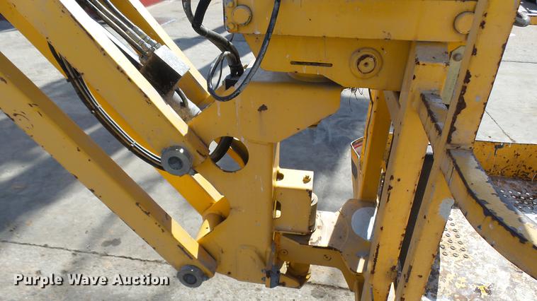 image for item DP9588 2005 Haulotte HA33JE boom lift