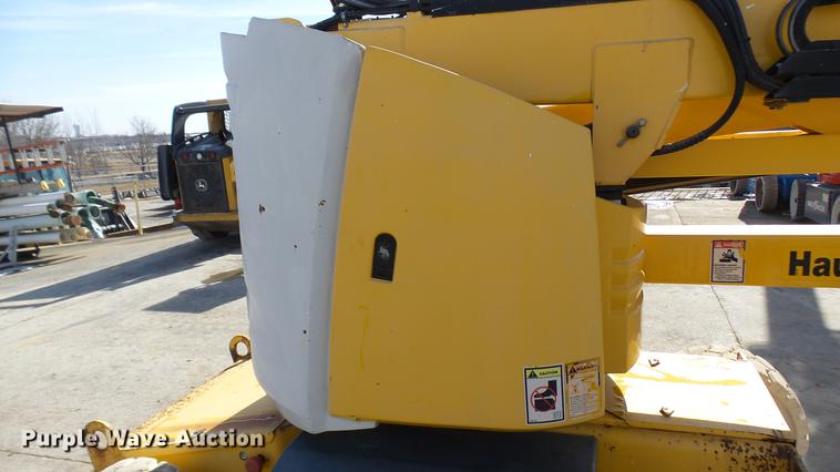 image for item DP9588 2005 Haulotte HA33JE boom lift