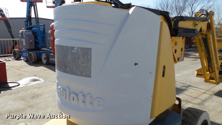 image for item DP9588 2005 Haulotte HA33JE boom lift