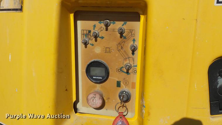 image for item DP9588 2005 Haulotte HA33JE boom lift