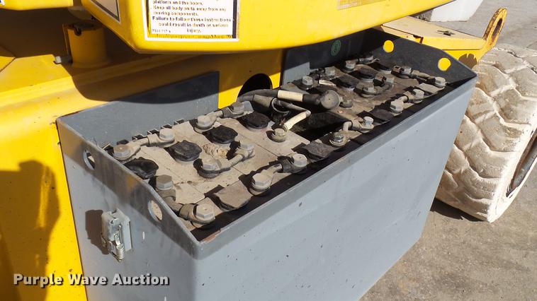 image for item DP9588 2005 Haulotte HA33JE boom lift