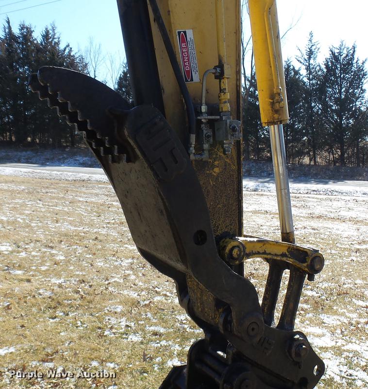 image for item DP9589 2011 Komatsu PC88MR-8 mini excavator