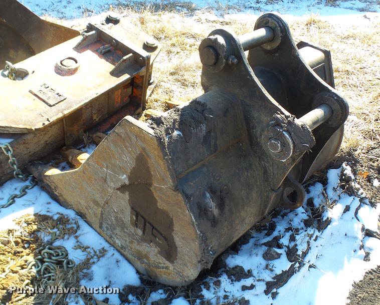 image for item DP9589 2011 Komatsu PC88MR-8 mini excavator