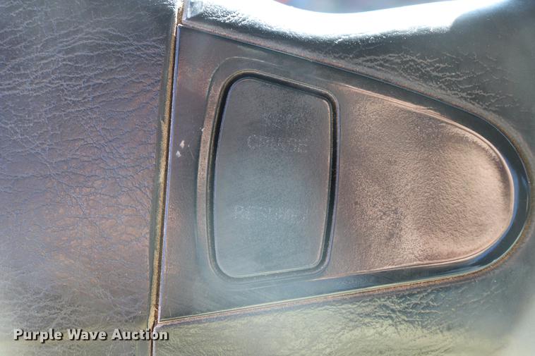 image for item EC9404 2004 International 4300 flatbed truck