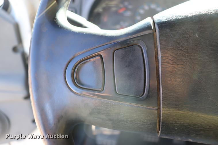 image for item EC9404 2004 International 4300 flatbed truck