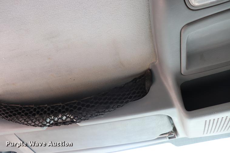 image for item EC9404 2004 International 4300 flatbed truck