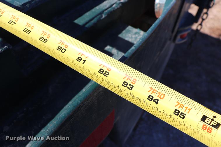 image for item EC9404 2004 International 4300 flatbed truck