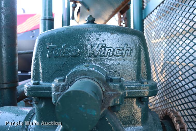 image for item EC9404 2004 International 4300 flatbed truck