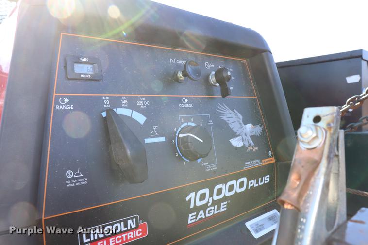 image for item EC9404 2004 International 4300 flatbed truck