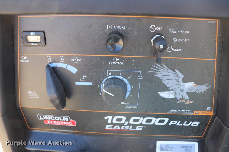 image for item EC9404 2004 International 4300 flatbed truck