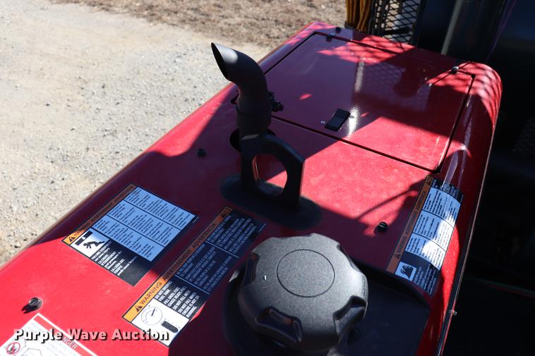 image for item EC9404 2004 International 4300 flatbed truck