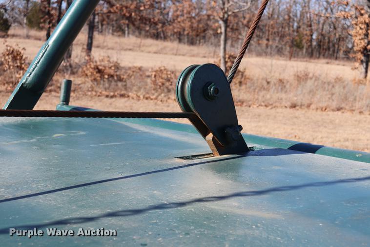 image for item EC9404 2004 International 4300 flatbed truck