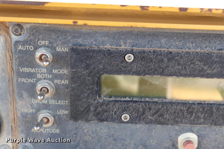 image for item EC9440 Hypac C766C vibratory double drum roller