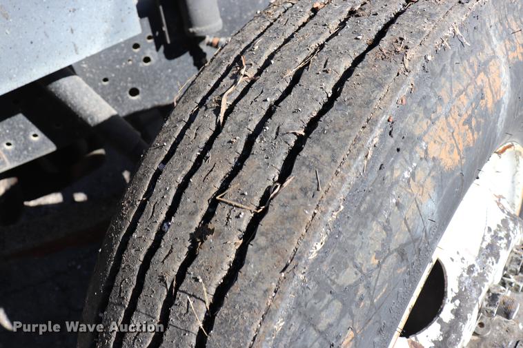 image for item EC9448 1995 International 4700 oil distribution truck