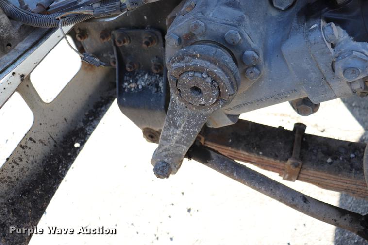 image for item EC9448 1995 International 4700 oil distribution truck