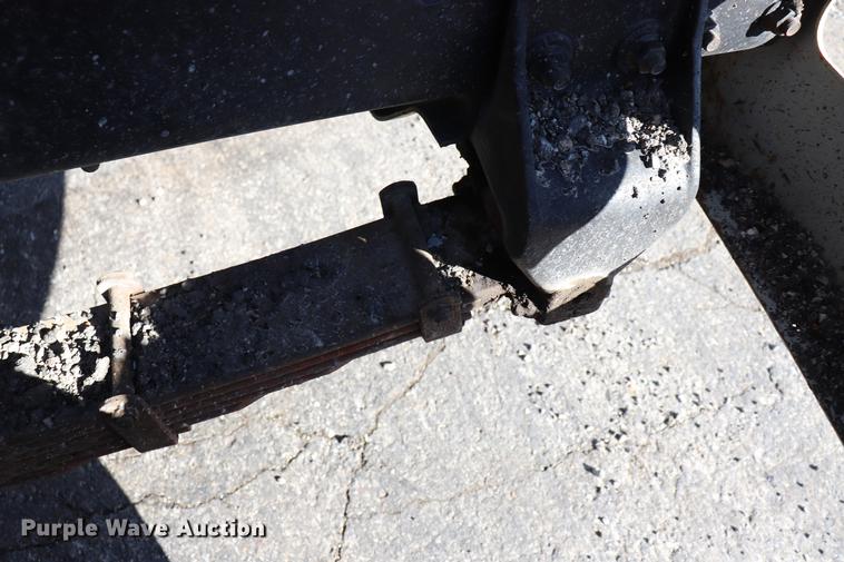 image for item EC9448 1995 International 4700 oil distribution truck