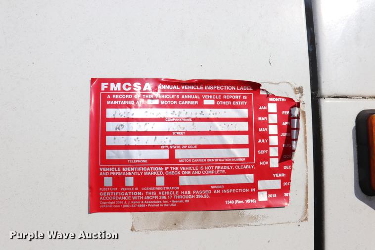 image for item EC9448 1995 International 4700 oil distribution truck