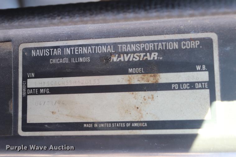 image for item EC9448 1995 International 4700 oil distribution truck