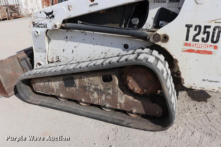 image for item EC9480 2004 Bobcat T250 skid steer