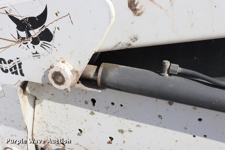 image for item EC9480 2004 Bobcat T250 skid steer