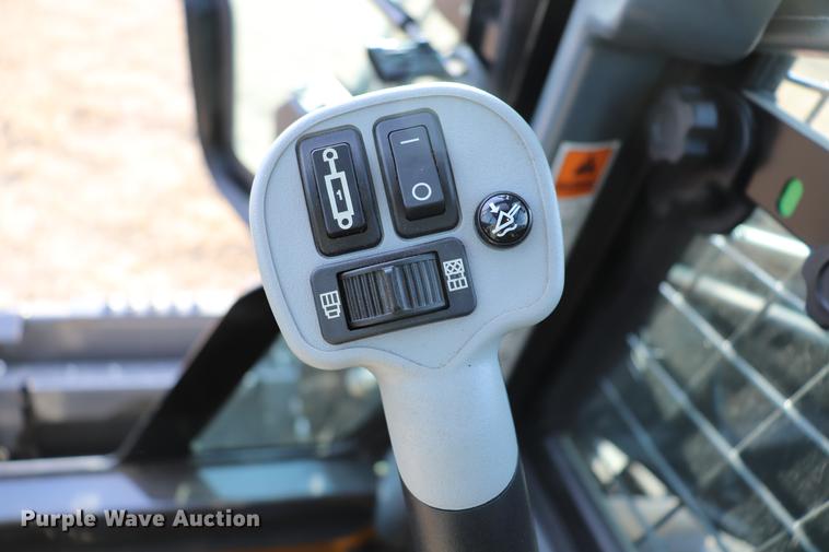 image for item EC9483 2017 New Holland L230 skid steer