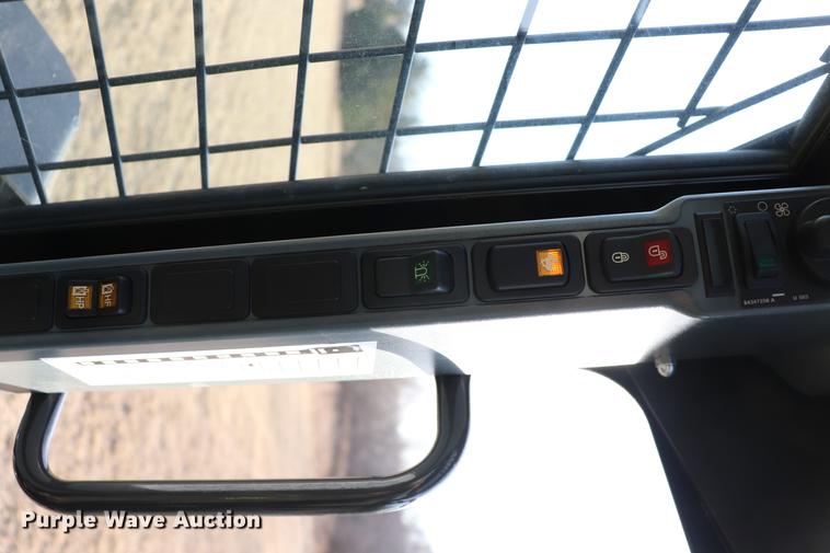 image for item EC9483 2017 New Holland L230 skid steer