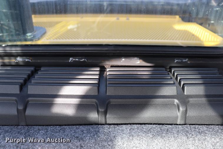 image for item EC9483 2017 New Holland L230 skid steer