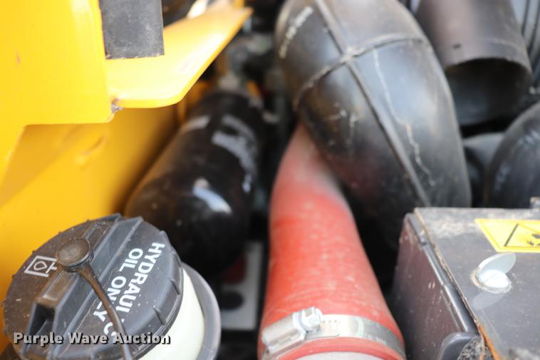 image for item EC9483 2017 New Holland L230 skid steer