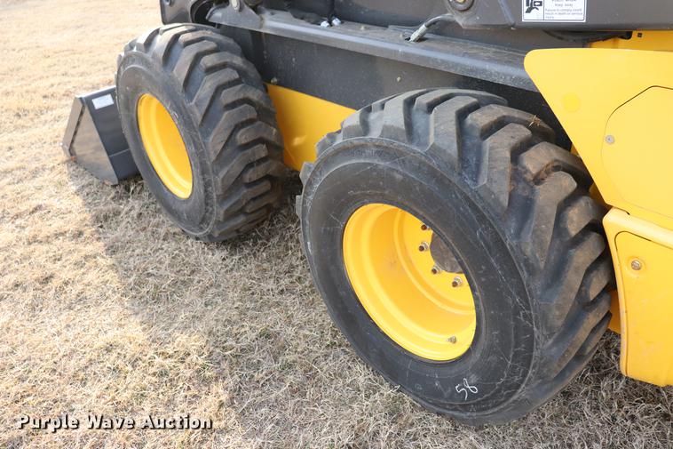 image for item EC9483 2017 New Holland L230 skid steer