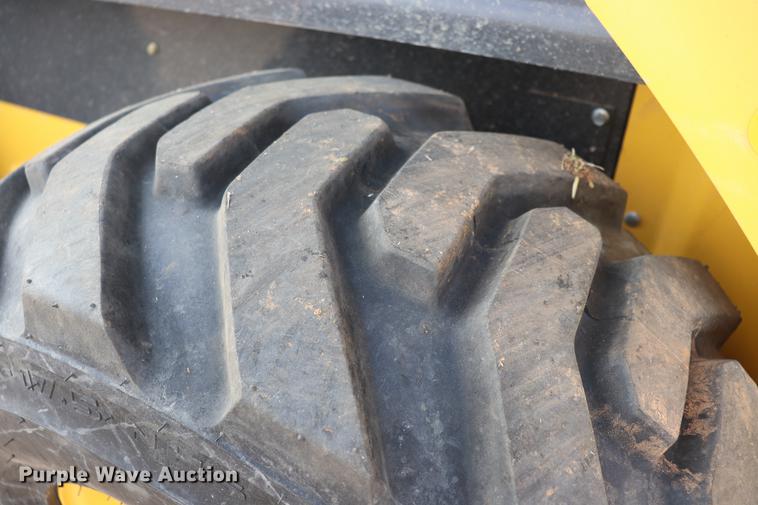 image for item EC9483 2017 New Holland L230 skid steer