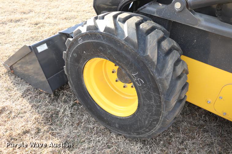 image for item EC9483 2017 New Holland L230 skid steer