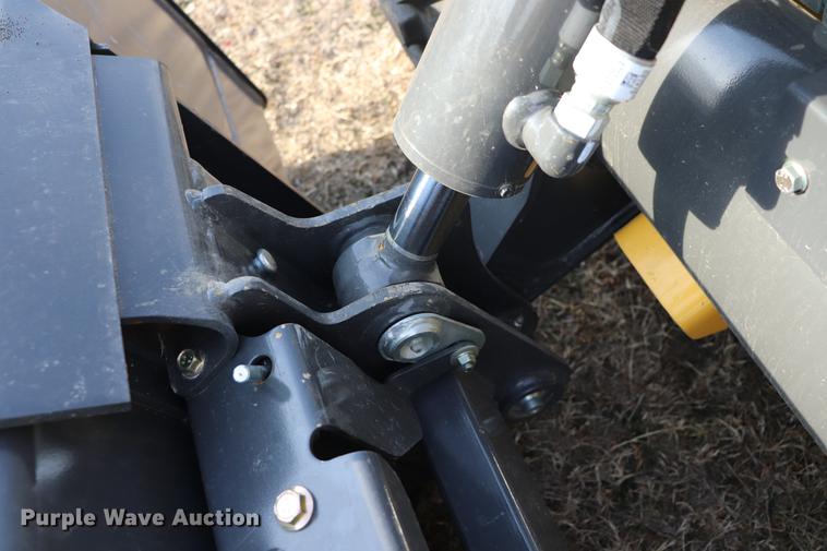 image for item EC9483 2017 New Holland L230 skid steer