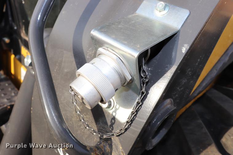 image for item EC9483 2017 New Holland L230 skid steer