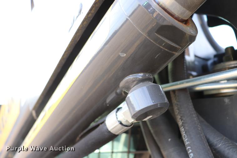 image for item EC9483 2017 New Holland L230 skid steer