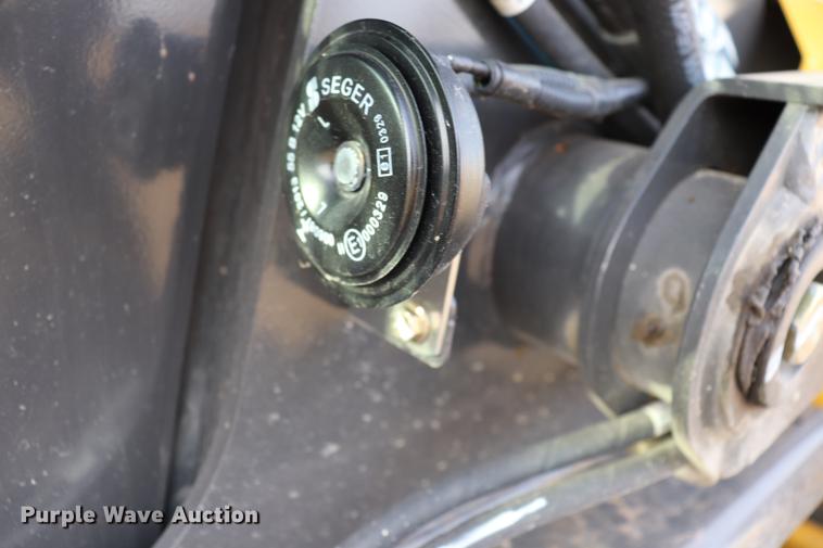 image for item EC9483 2017 New Holland L230 skid steer