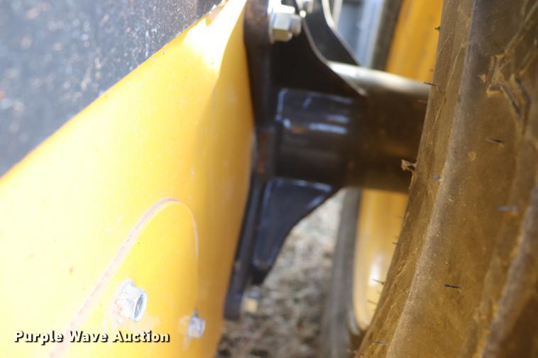 image for item EC9483 2017 New Holland L230 skid steer
