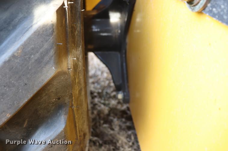 image for item EC9483 2017 New Holland L230 skid steer