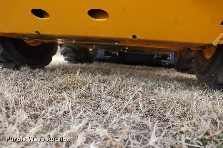 image for item EC9483 2017 New Holland L230 skid steer