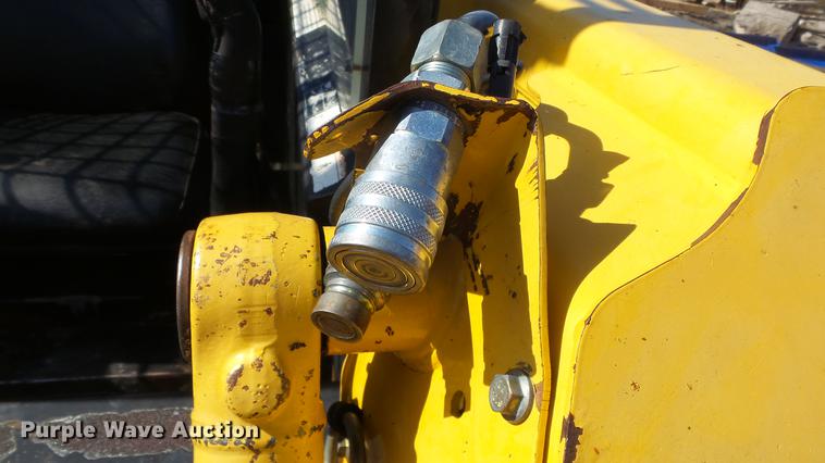 image for item EH9019 2000 John Deere 250 skid steer