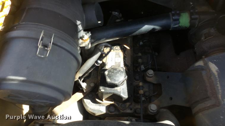 image for item EH9019 2000 John Deere 250 skid steer