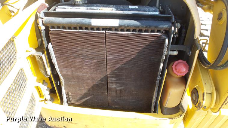 image for item EH9019 2000 John Deere 250 skid steer